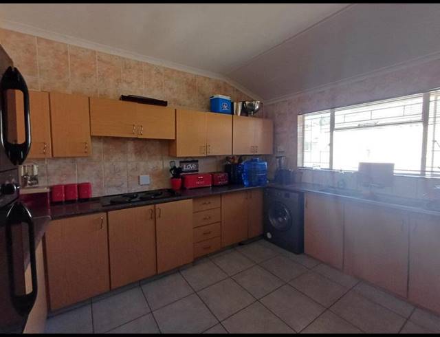 3 BEDROOM HOUSE FOR SALE IN BOOYSENS